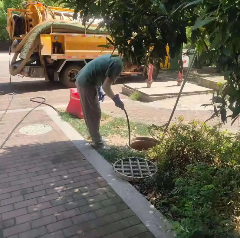 云岩市政排污管道清淤疏通——专业团队，让您全程省心！
